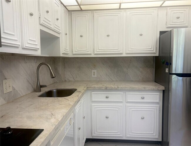 Foto del edificio - 2601 S Course Dr