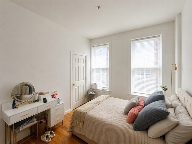 Foto del edificio - 483 Beacon St