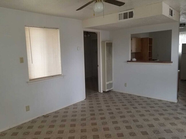 Foto del edificio - Nice and Cozy Duplex located in Northeast ...