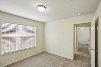 Building Photo - 16911 Bouldgreen