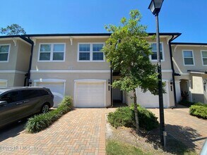 Building Photo - 11312 Estancia Villa Cir