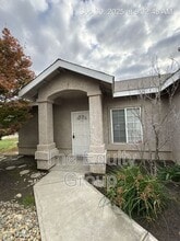 Building Photo - 2918 S Sallee Ct