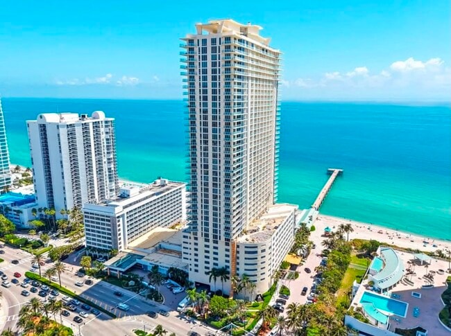 Building Photo - 16699 Collins Ave