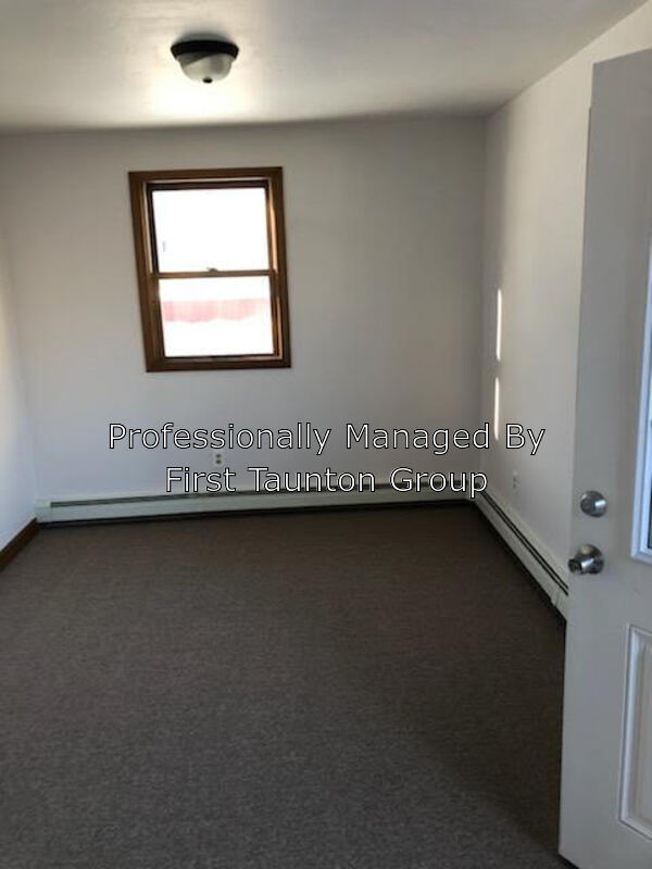 Building Photo - 40 Plain St