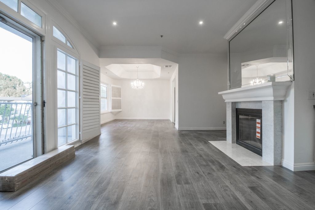 Foto principal - 2025 S Beverly Glen Blvd