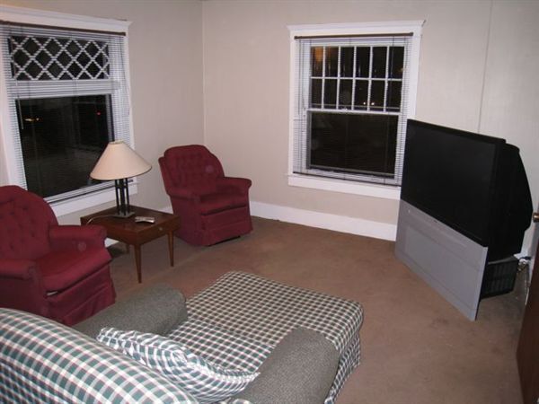 Building Photo - 3 br, 1 bath House - 1009 S Main St 1009 S...