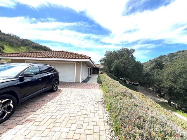 Foto principal - 20482 Live Oak Canyon Rd
