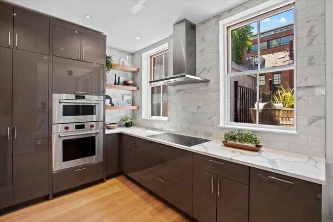 Building Photo - 37 Bowdoin St