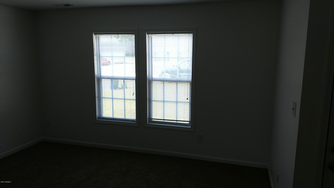Foto del edificio - 291 Golden Leaf Rd