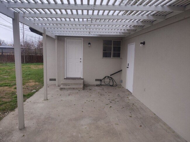 Foto del edificio - 3 Bedroom 1 Bathroom Home in Benton Park Available!