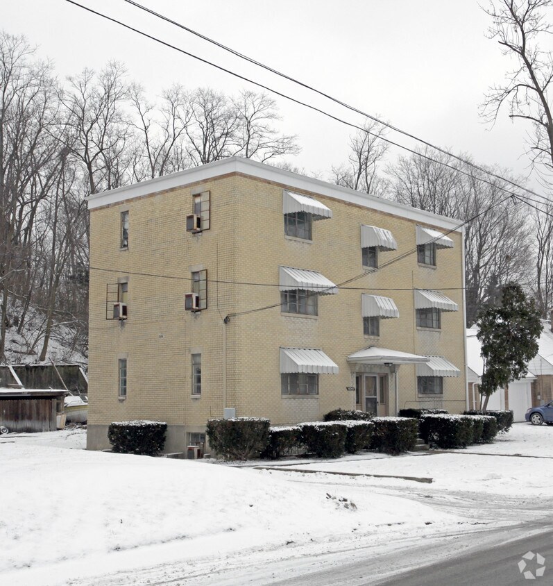 Building Photo - 4243 Briar Pl