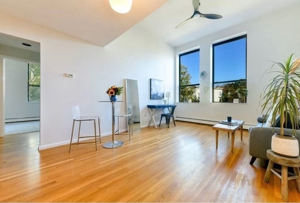 Foto principal - 141 Savin Hill Ave