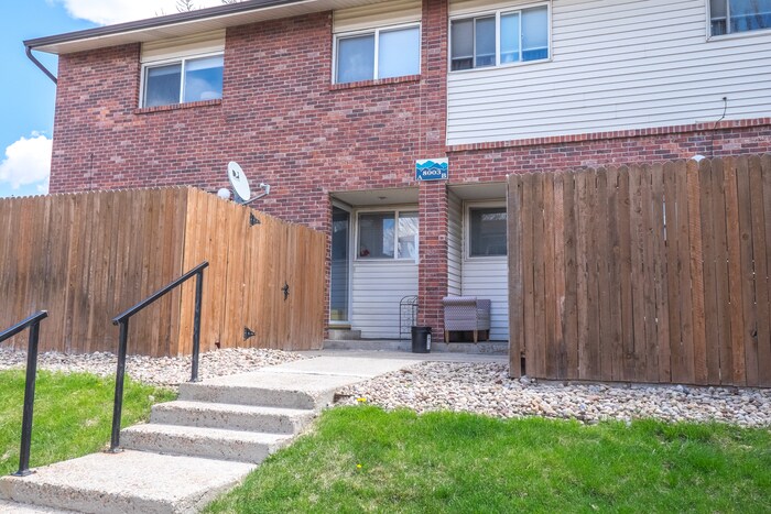 Primary Photo - 8003 Wolff St