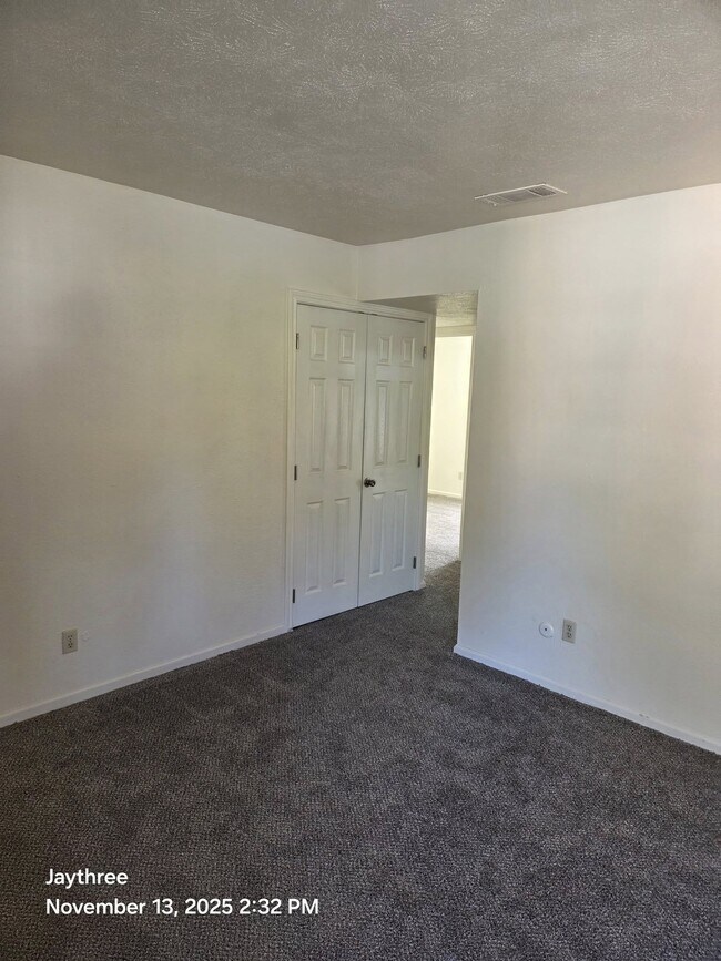 Sala de estar - 1505 E Beverly Dr