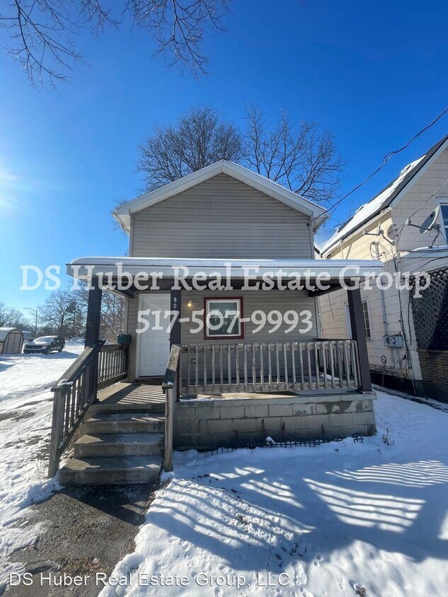 3 br, 1 bath House 905 N Pine St House Rental in Lansing, MI