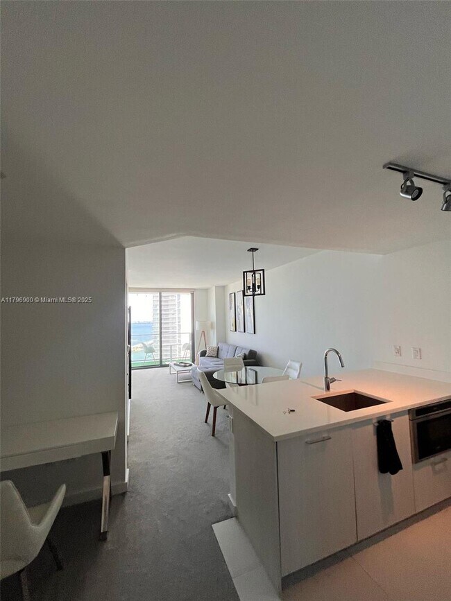 Photo - 501 NE 31st St Apartment