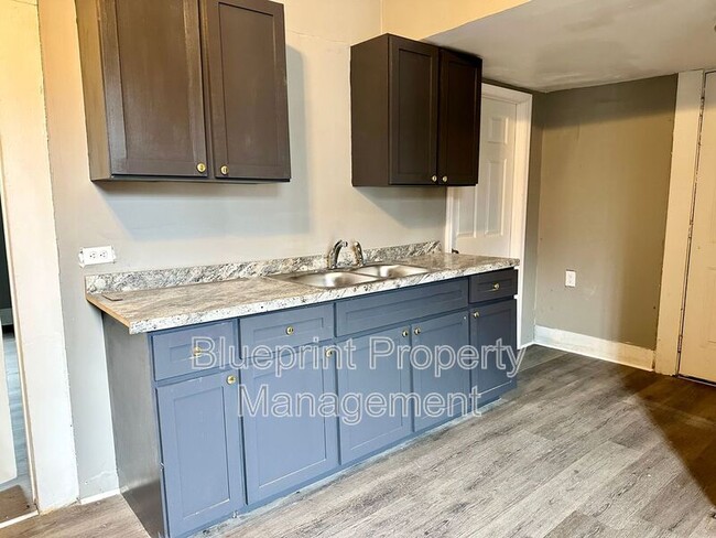 Foto del edificio - 3616 Maple Ave SW