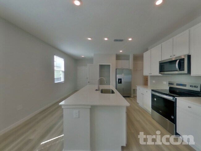 Building Photo - 14897 Praline Ct