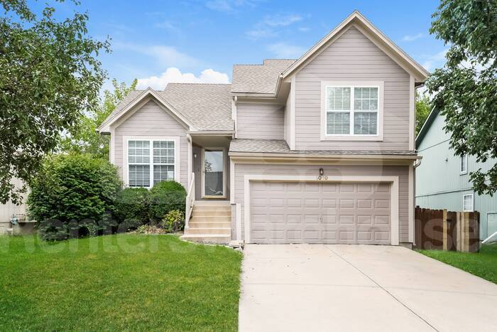 Primary Photo - NICE OLATHE GEM! 4 Bed 2.5 Bath!