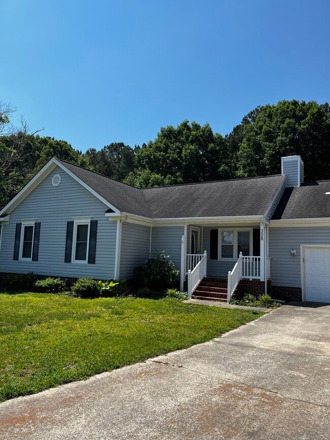 Building Photo - 308 Rose Dr