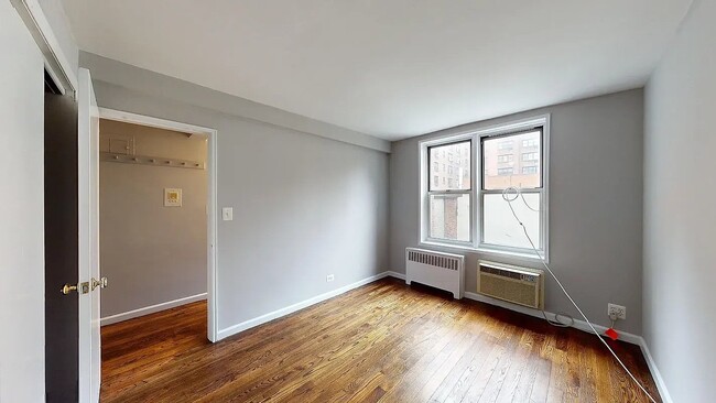 Foto del edificio - 928 Second Avenue