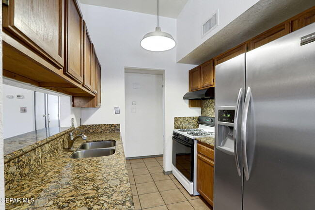 Building Photo - 6032 Belladonna Cir