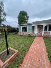 Building Photo - 871 Emerald Ave