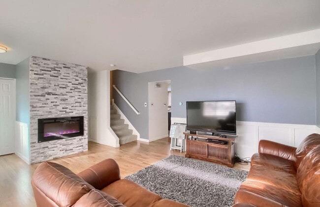 Photo - 9163 Mansfield Ave Townhome