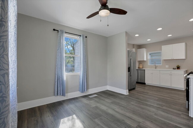 Foto del edificio - 533 E Jenkins Ave