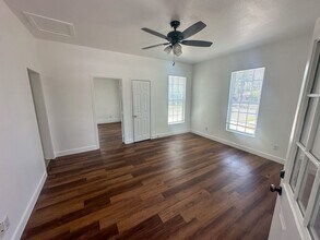 Building Photo - 4305 Tenth St