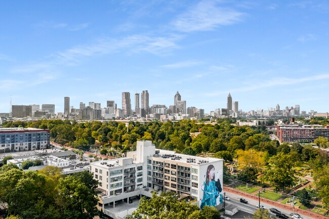 Foto del edificio - 563 Memorial Dr SE