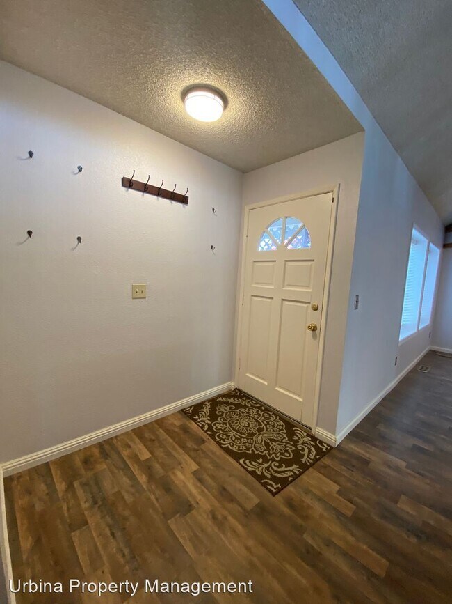 Building Photo - 3 br, 2 bath House - 1705 Arroyo Sierra Av...