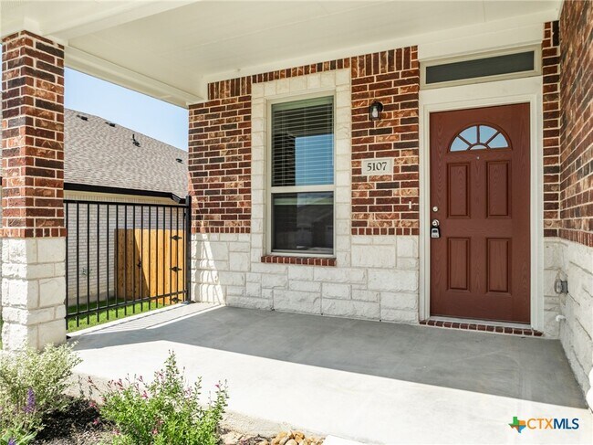 Building Photo - 5107 Rose Petal Ct
