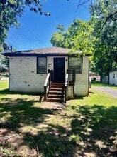 Building Photo - 1208 Chester Ave