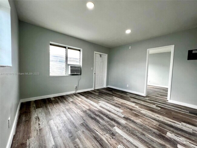 Foto del edificio - 830 NW 7th St