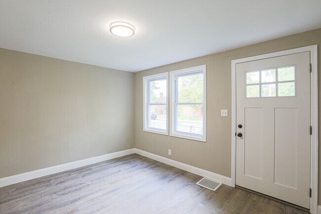 Sala de estar - 2841 Round Rd