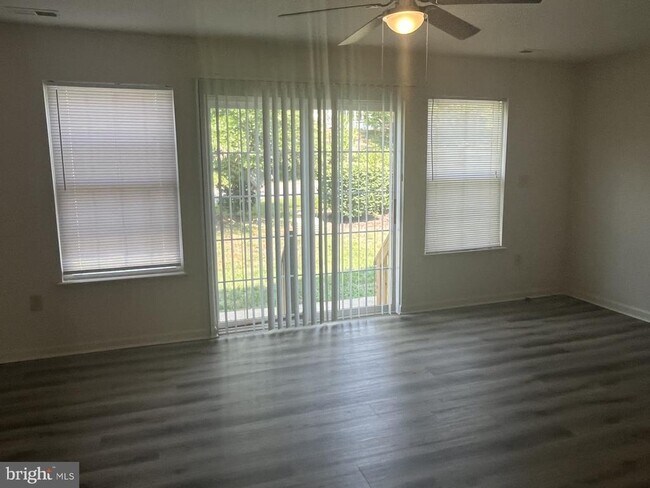 Building Photo - 6 Belladonna Ln