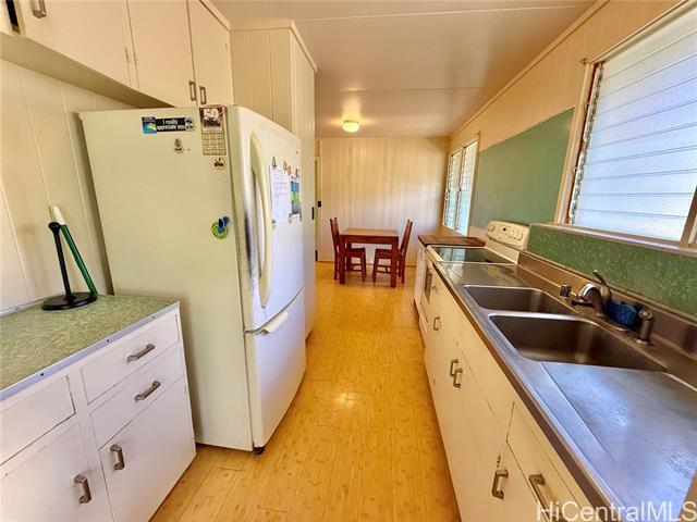 Building Photo - 67-215-215 Kaliuna St