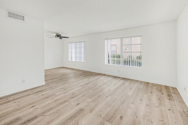 Foto del edificio - 1447 Manzana Way