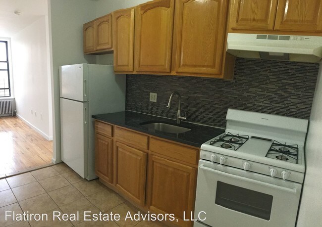 Foto del edificio - 615 E 189th St