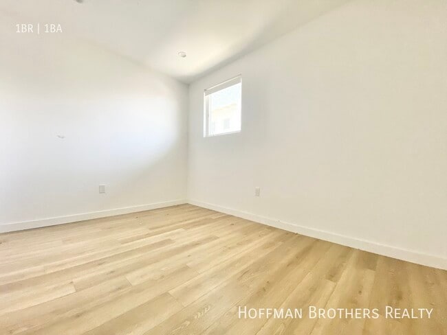 Building Photo - 233 Rosemont Ave