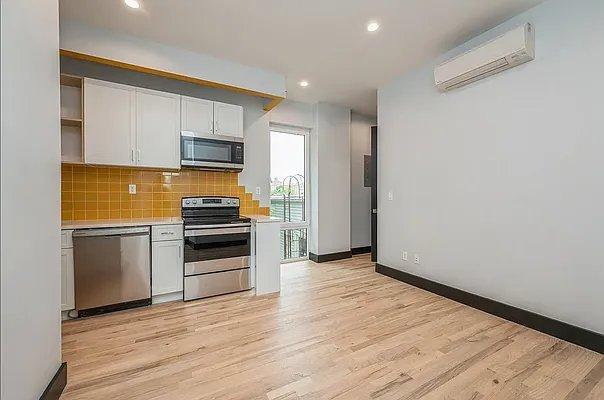Foto principal - 2 bedroom in BRONX NY 10460