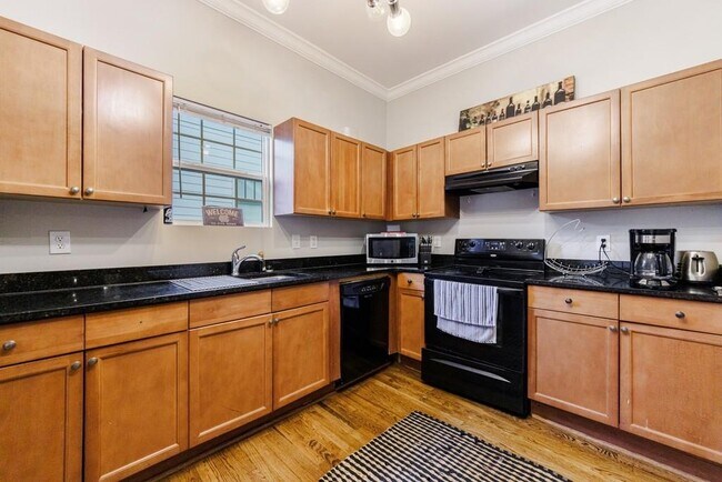 Foto del edificio - 358 Clifford Ave NE