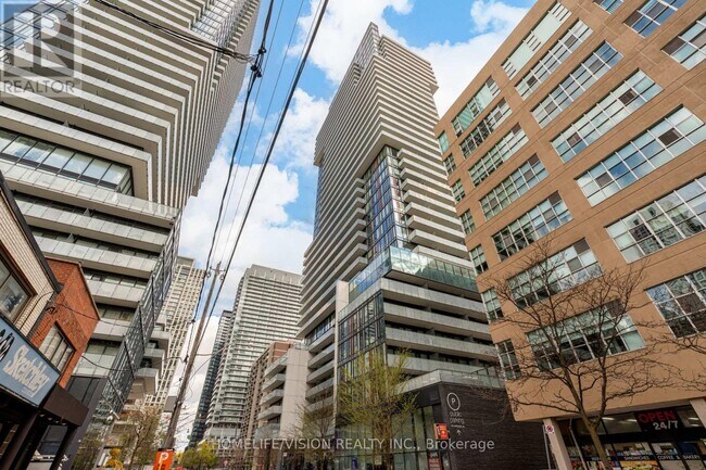Photo du bâtiment - 185 Roehampton Ave