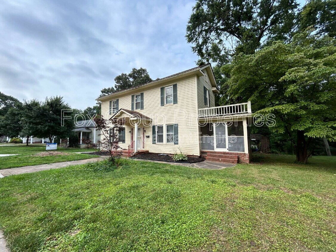 Primary Photo - 348 W McLelland Ave
