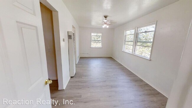 Building Photo - 314 N Alessandro St