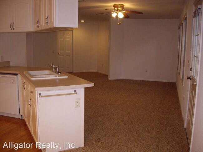 Building Photo - 3 br, 2 bath House - 1940 NW 7th Place