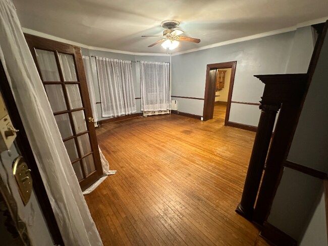 Foto del edificio - 7868 Spring Ave