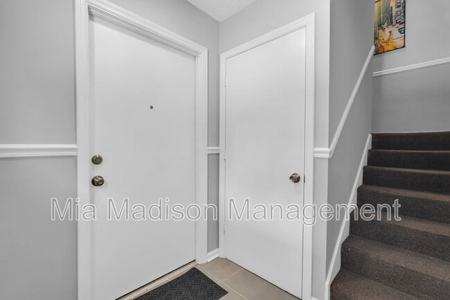 Building Photo - 111 E Mell St