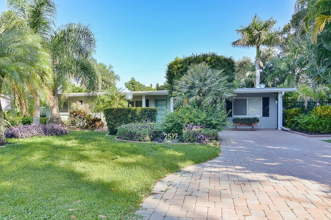 Minutes to Siesta Key, Sleeps 14 - 2517 Trinidad St